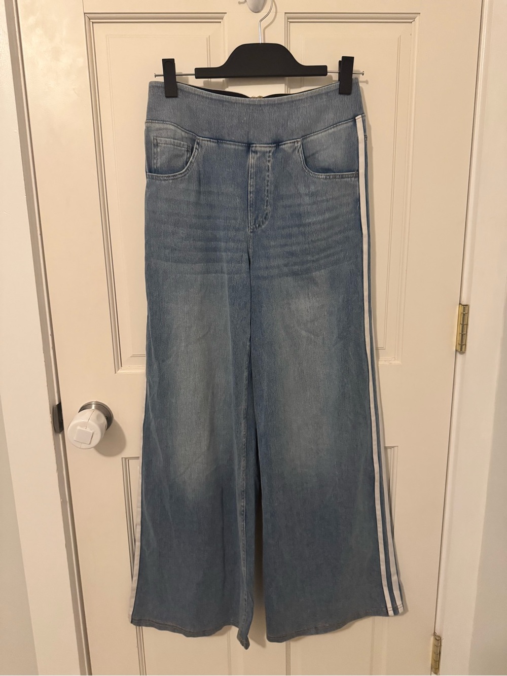 NWT Halara Side Stripe High-Waisted Wide Leg Denim Pants - Medium Petite